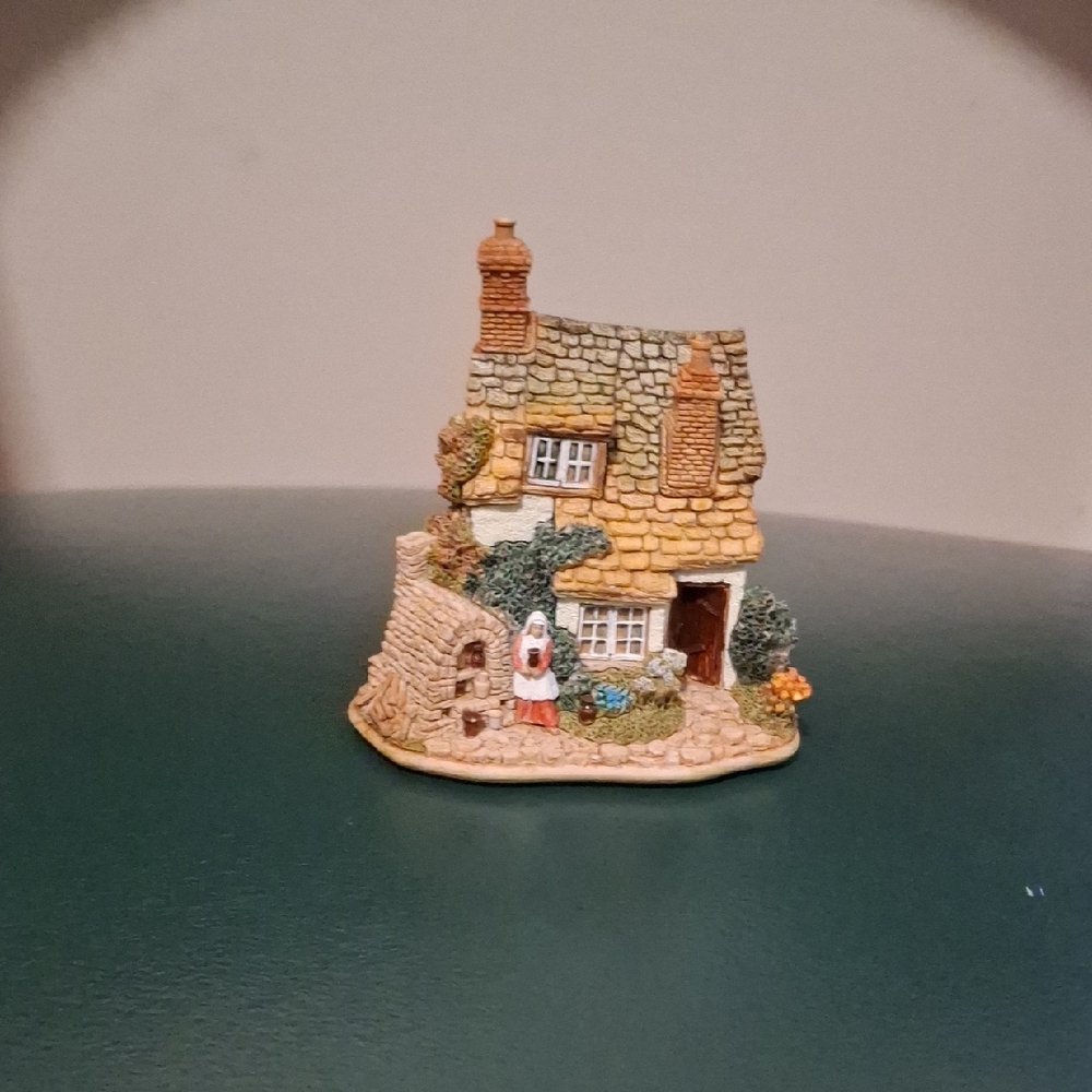 Lilliput Lane Kiln Cottage Miniature Home Art Figurine